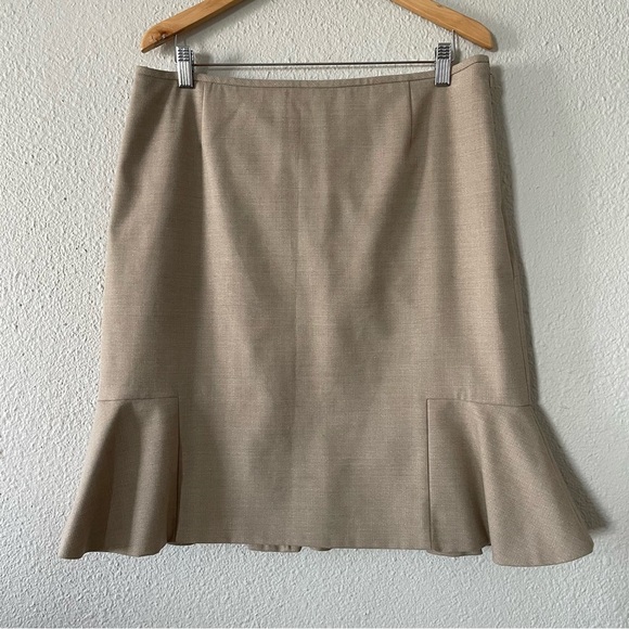 ANTONIO MELANI Dresses & Skirts - Antonio Melani Pencil Skirt Women’s 14 Beige Shimmer Ruffle Side Zipper Flounce
